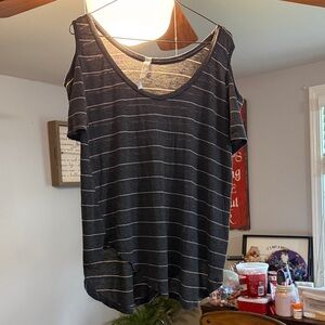 Striped Cold-Shoulder Short Sleeve Tee — Charcoal Gray